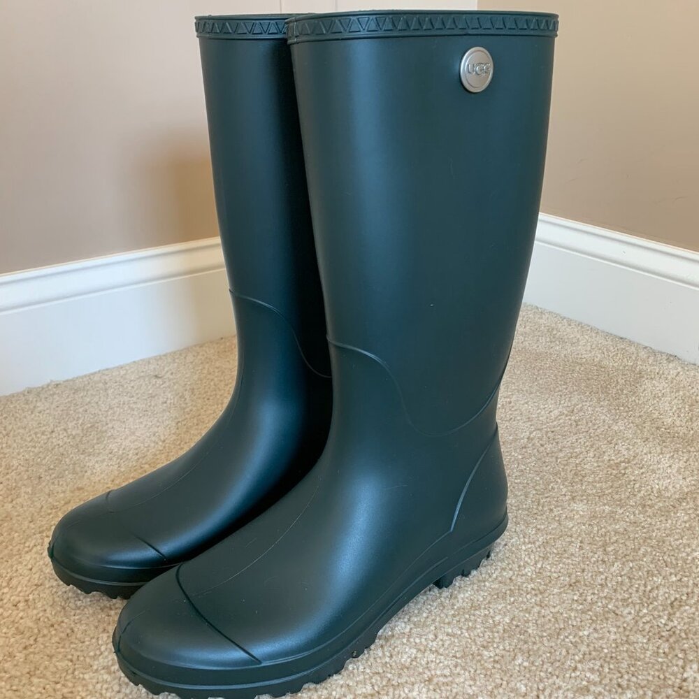 UGG Women's Shelby Matte Rain Boots, Olive Green, Size 9 Tall Rubber NIB